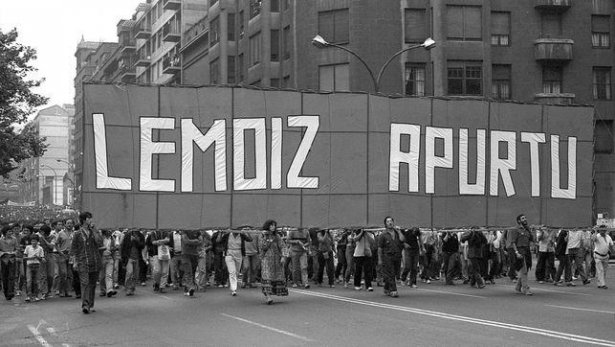 Manifestation contre la centrale de Lemoiz